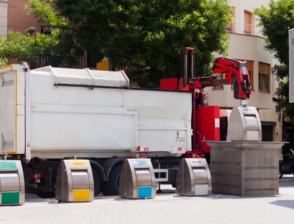 How Dumpster Rentals Help Keep Ava, Missouri Beautiful